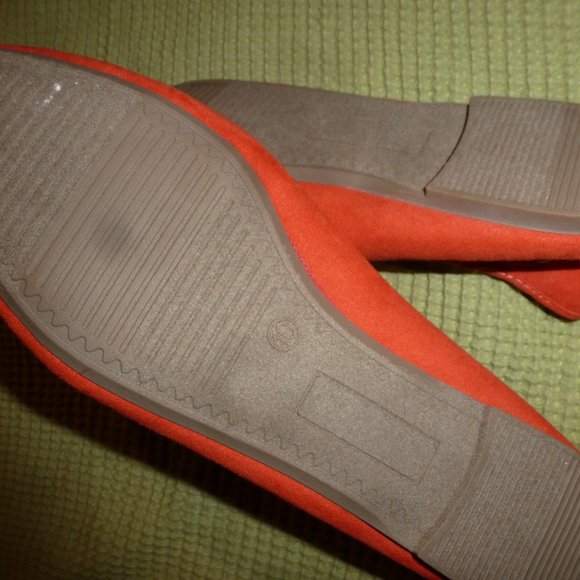 NEW SO Super comfy Memory Foam Hitidekci  Style  Orange Flats - Size: 10M - Picture 7 of 10
